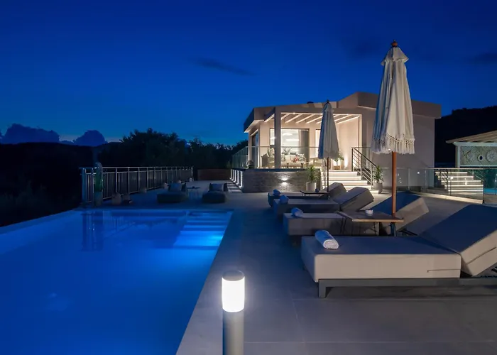 De Hierro Exclusive Villa - Magical Hospitality In A Villa With Pool And Breathtaking Views